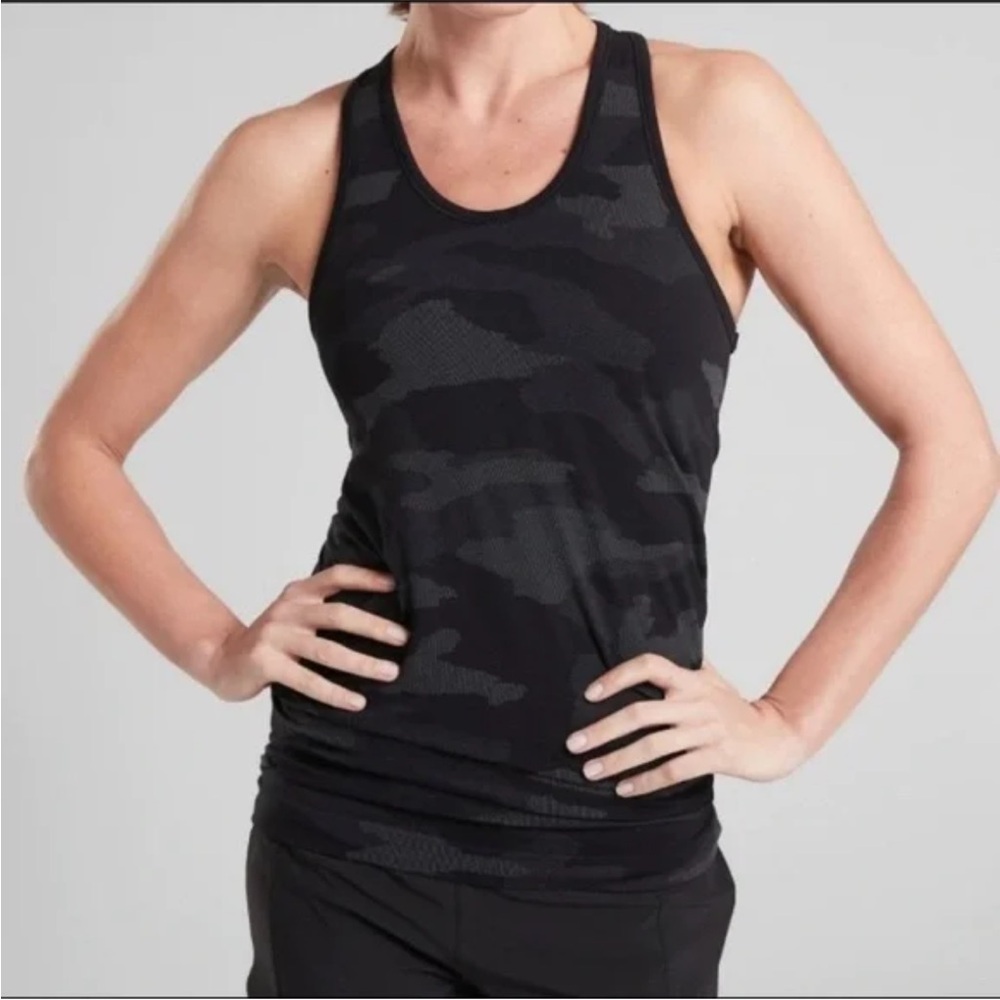 Athleta Momentum Camo Tank size small.